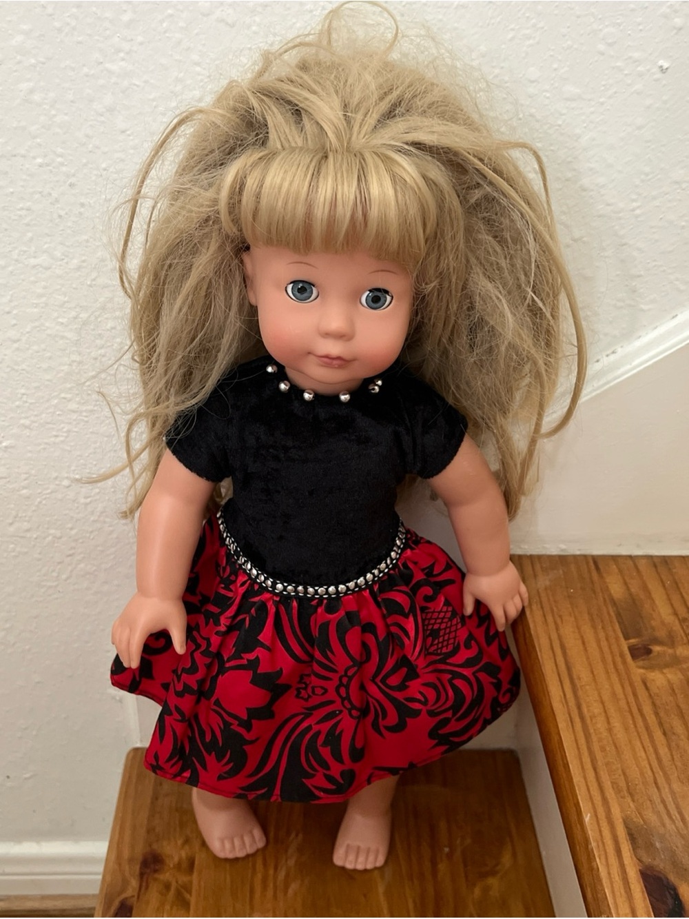 Pottery Barn Kids by Gotz 18" Doll Blonde Hair Blue Eyes Retired, no shoes